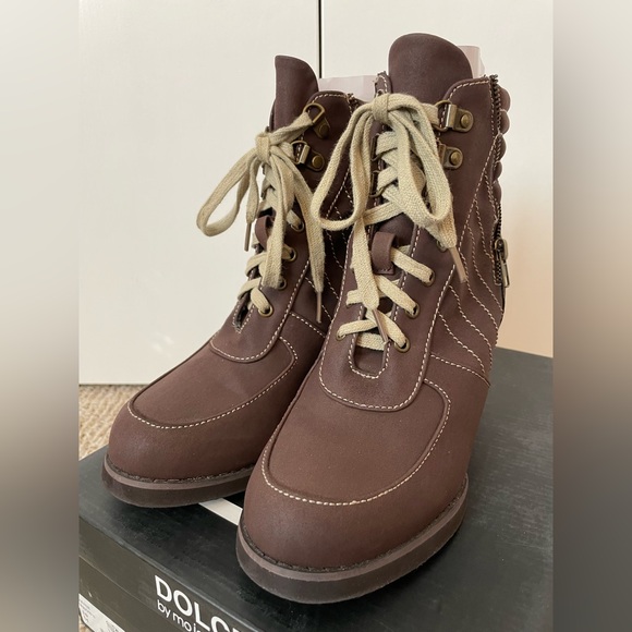 Dolce by MojoMoxie LaceUp Wedge Bootie, Brown 10M, with Zipper Accents - Picture 4 of 11